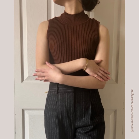 Burgundy Ribbed Sweater Tank Top with Collar by Ophelia Roe, Women’s size S - Picture 6 of 6